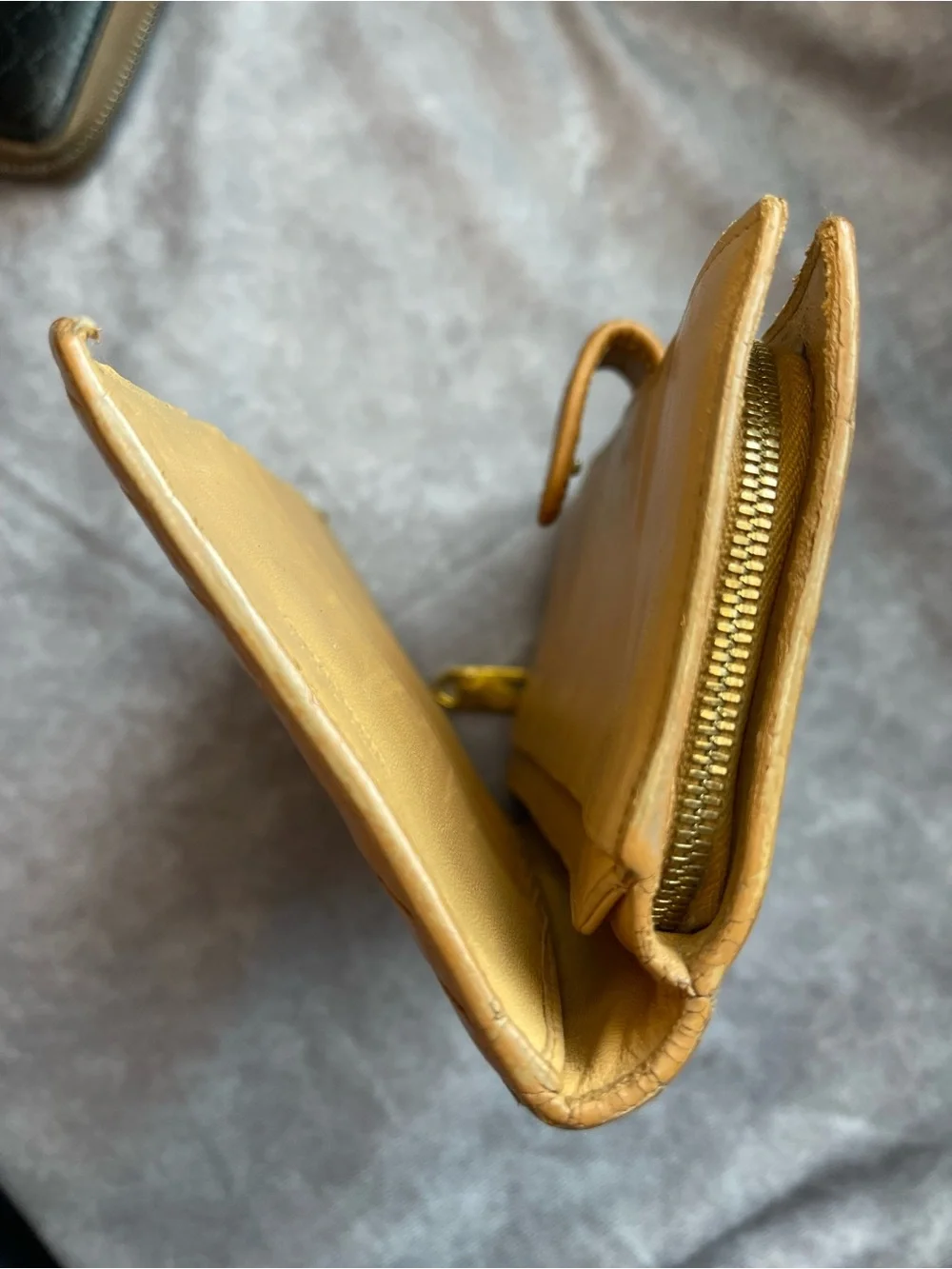 Bottega Veneta Intrecciato Woven Leather Wallet - Tan